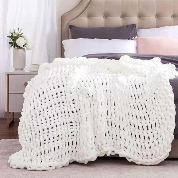 LUXURY Handmade Knitted Yarn Knit Blanket White Durable Soft Home Decor Gift NWT - Picture 1 of 9